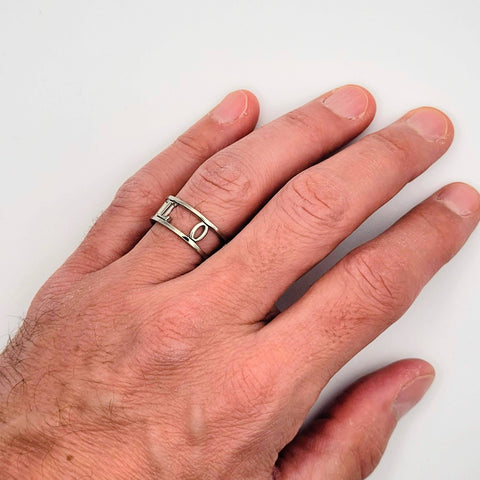 Silhouette Ring Love