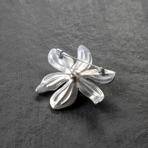 White Lily Brooch (Ships 2-29-24)